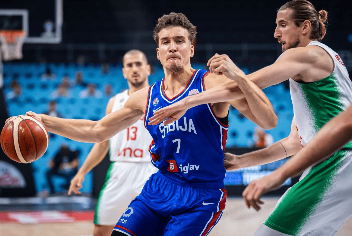 关于赛地聚焦：西甲赛前热度飙升，圣安东尼奥马刺伤情更新，更衣室稳定，球队文化再被提及的信息