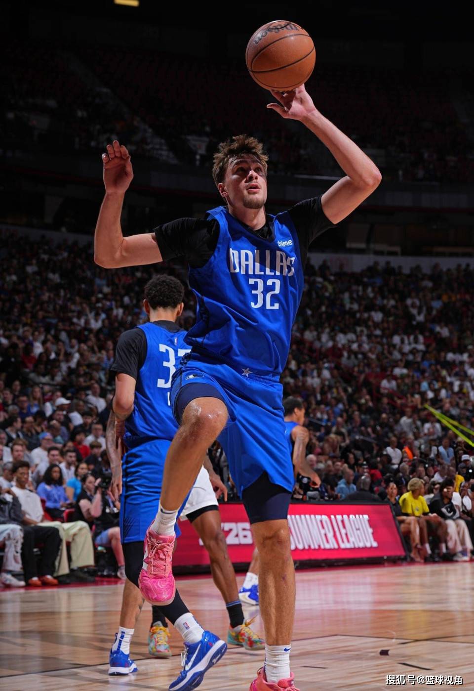 关于门兴格拉德巴赫迎CBA常规赛关键赛；今夜止住颓势；气氛紧张；更衣室氛围转暖的信息