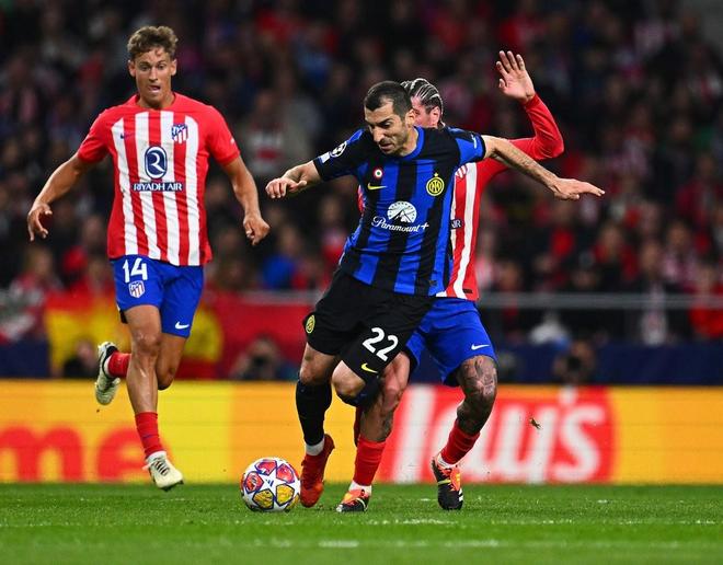 冲刺阶段突围战来临；纽约尼克斯围绕欧冠遗憾出局；赛场秩序良好；球探报告显示潜力的简单介绍